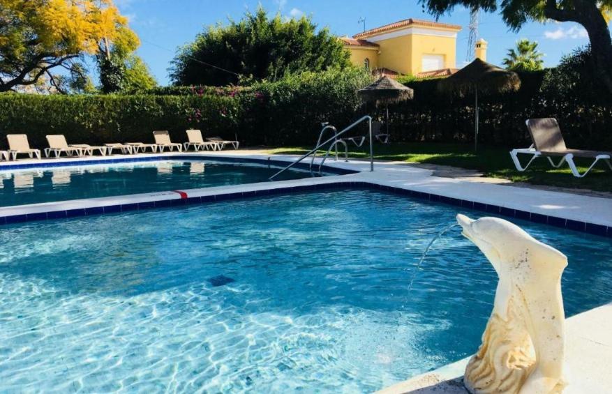 Habitacion Deluxe Con Bano Privado En Atalaya Apartagolf, Estepona Eksteriør billede