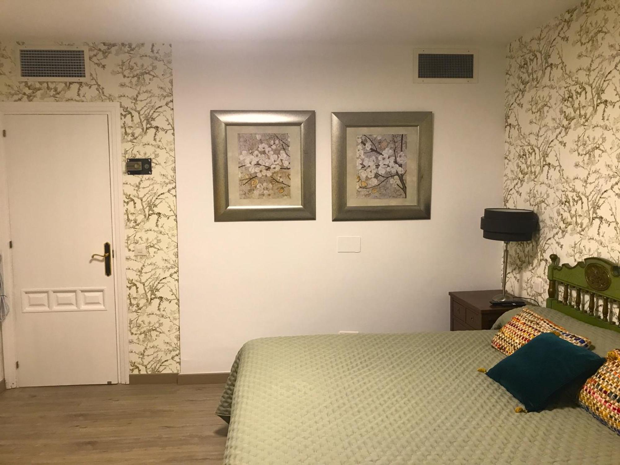 Habitacion Deluxe Con Bano Privado En Atalaya Apartagolf, Estepona Eksteriør billede
