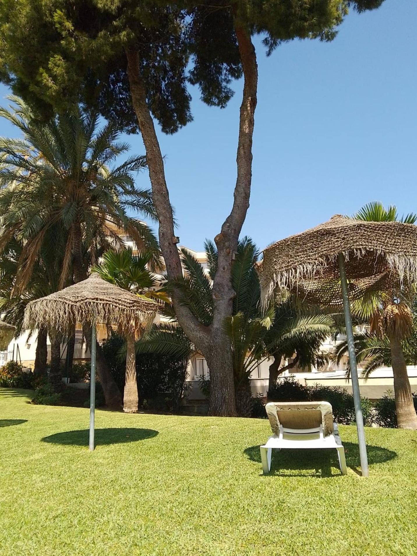 Habitacion Deluxe Con Bano Privado En Atalaya Apartagolf, Estepona Eksteriør billede