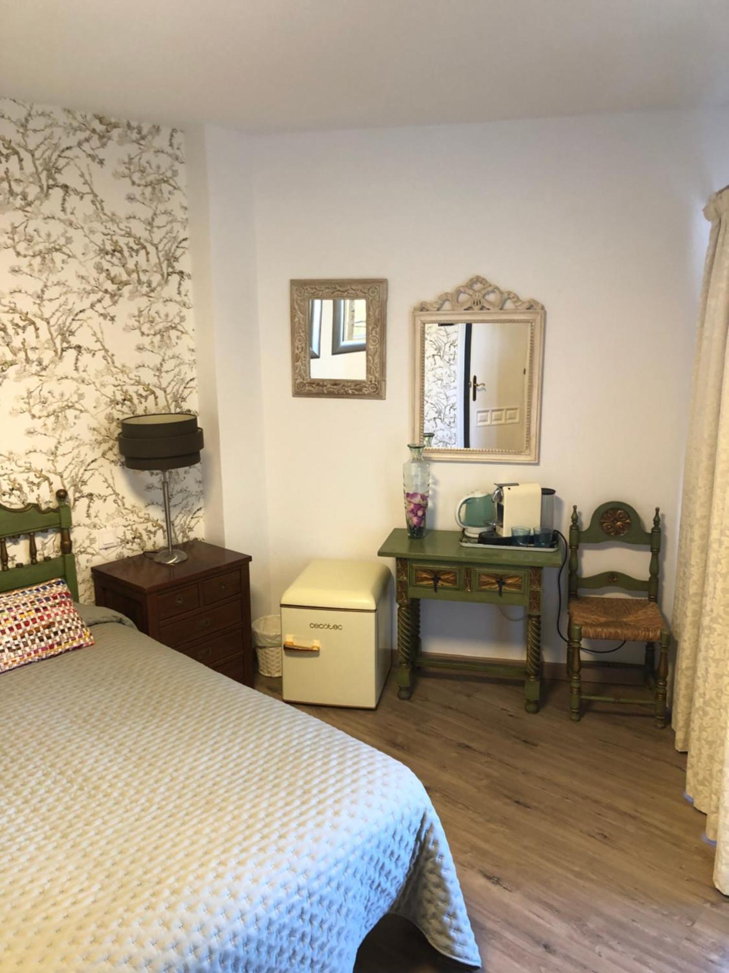 Habitacion Deluxe Con Bano Privado En Atalaya Apartagolf, Estepona Eksteriør billede
